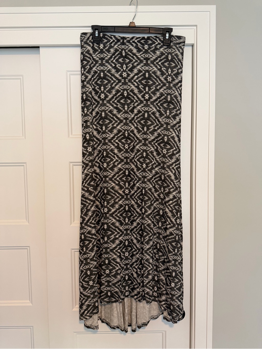 Billabong Black and White Geometric Maxi Skirt